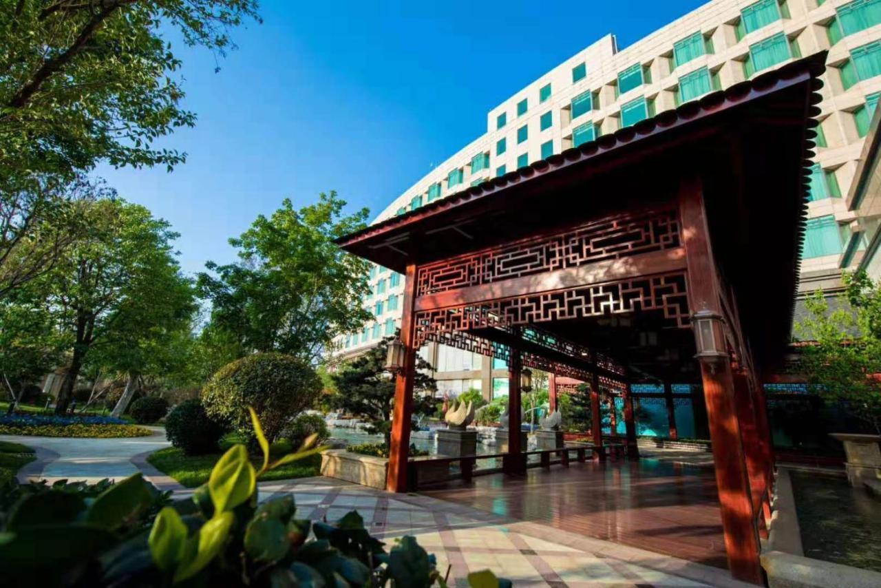 Wyndham Qingdao Hotell Exteriör bild
